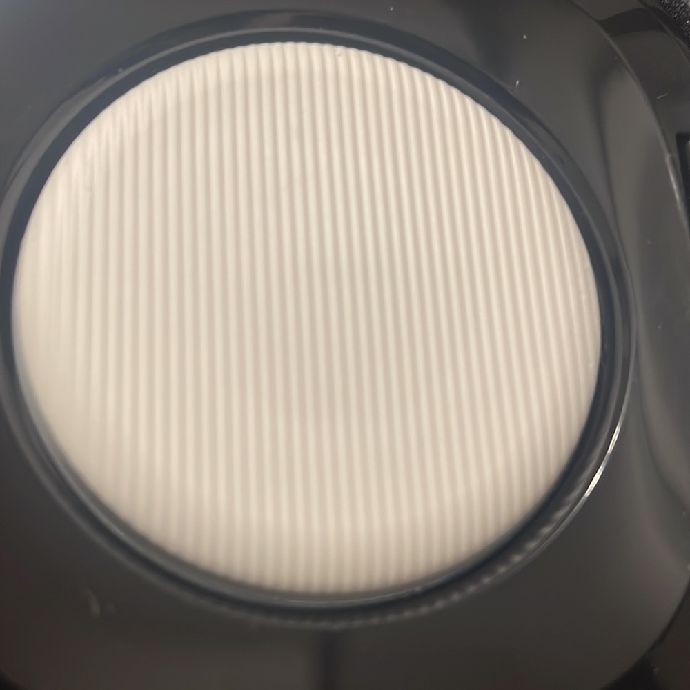 Marc Jacobs 100 Finish Lines Perfection Powder - Picture 3 of 6